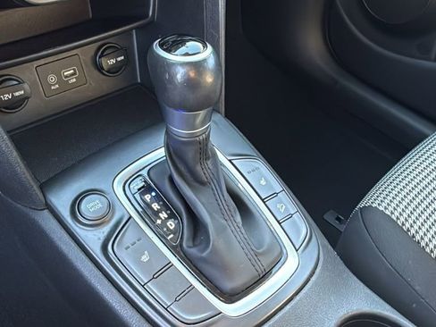 Used 2018 Hyundai Kona SEL image 17