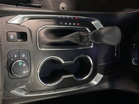 Used 2023 Chevrolet Traverse LT image 40