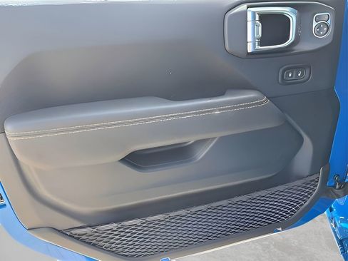 New 2025 Jeep Wrangler Unlimited Sahara AWD/4WD image 11