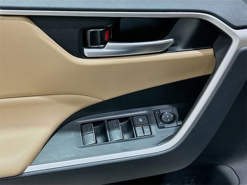 Used 2025 Toyota RAV4 XLE Premium image 17