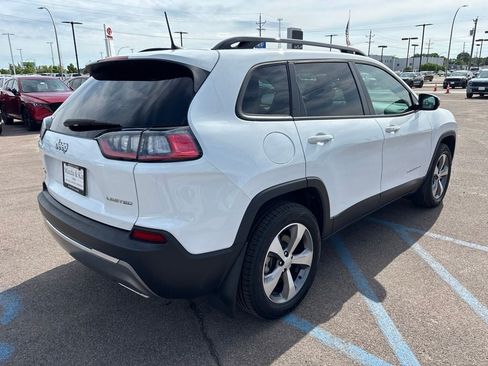 Used 2022 Jeep Cherokee Limited AWD/4WD image 5