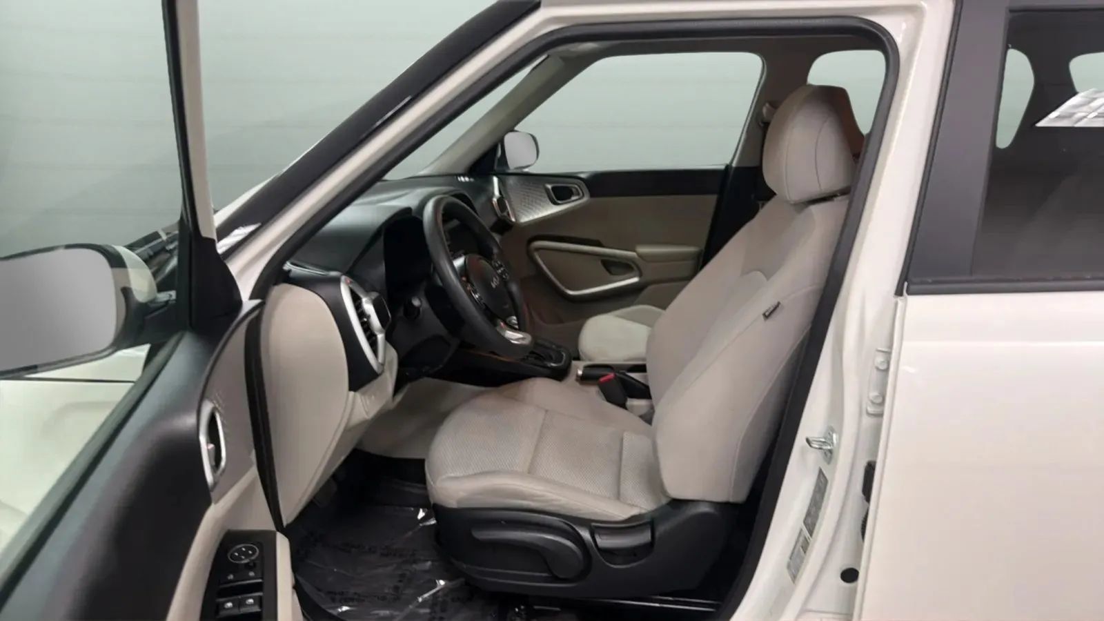 Used 2023 Kia Soul LX FWD image 20