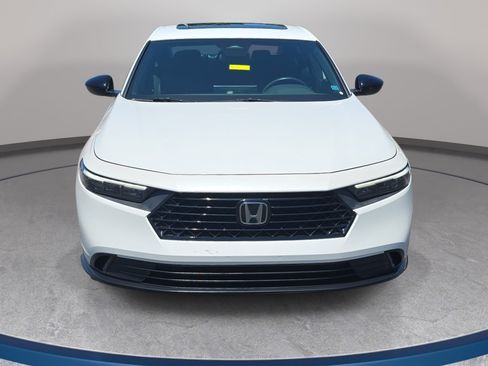 Used 2023 Honda Accord Sport image 2