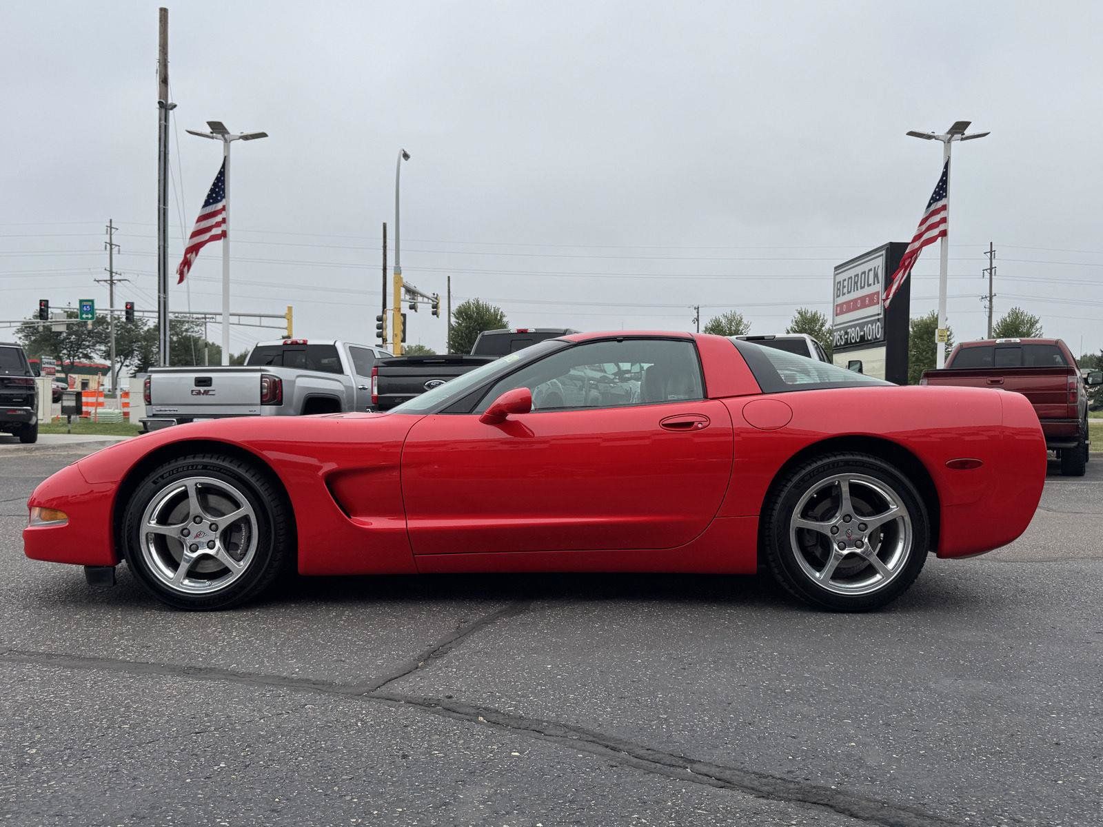 Used 2001 Chevrolet Corvette Coupe w/ Preferred Equipment Group2 RWD image 4