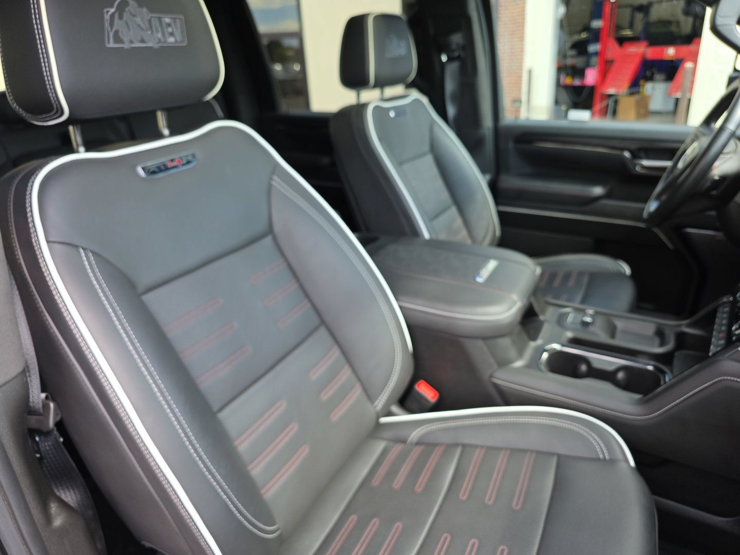 Used 2025 GMC Sierra 2500 AT4X w/ AT4X AEV Edition AWD/4WD image 28