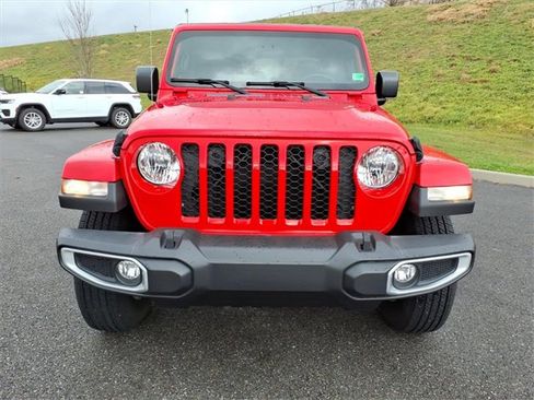 Used 2022 Jeep Gladiator Sport image 9
