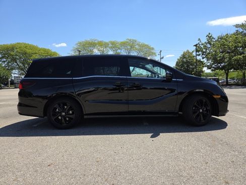 Certified 2023 Honda Odyssey Sport image 21