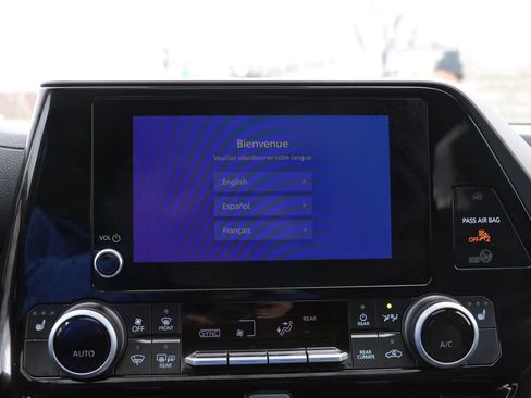 Used 2025 Toyota Highlander XLE AWD/4WD image 15