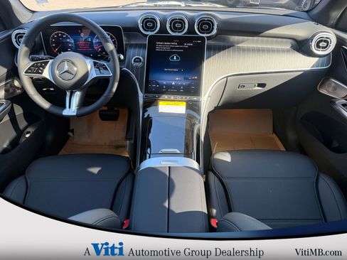 Used 2026 Mercedes-Benz GLC 300 GLC 300 image 2