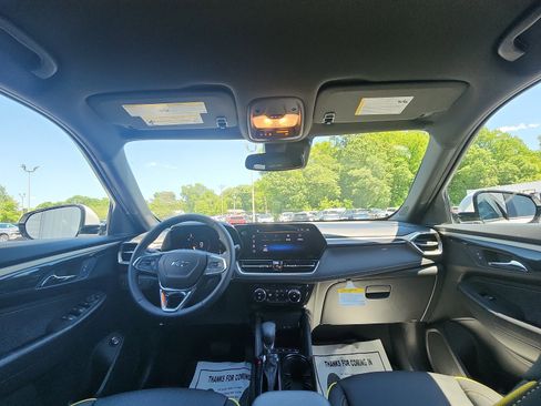 Used 2025 Chevrolet TrailBlazer ACTIV w/ Convenience Package FWD image 24