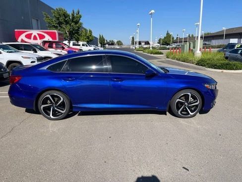 Used 2019 Honda Accord Sport image 4