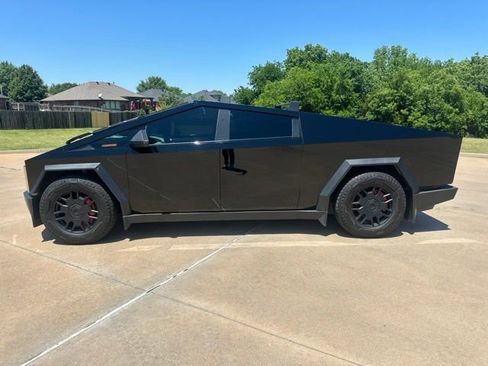 Used 2024 Tesla Cybertruck Cyberbeast AWD/4WD image 2