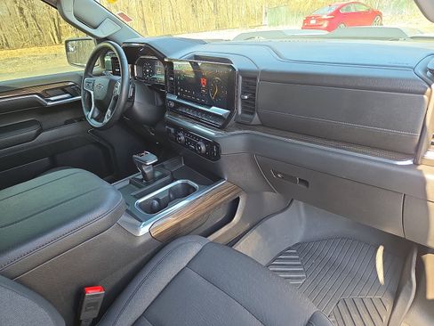 Certified 2023 Chevrolet Silverado 1500 LT Trail Boss w/ LPO, Dark Essentials Package image 18