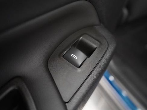 Used 2023 Chevrolet Equinox LT image 49