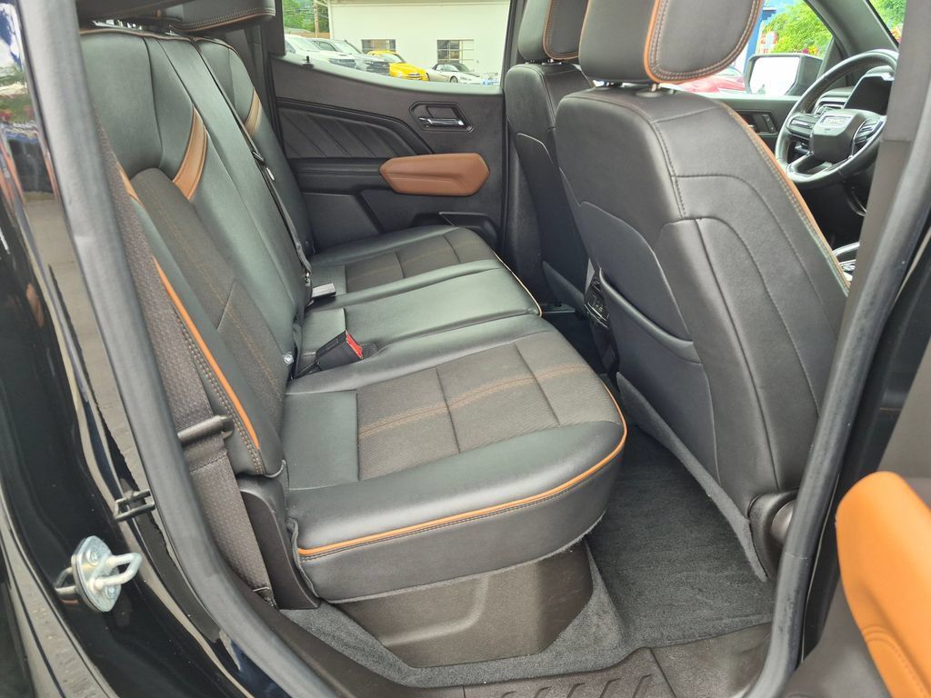 Used 2023 GMC Canyon AT4 AWD/4WD image 16