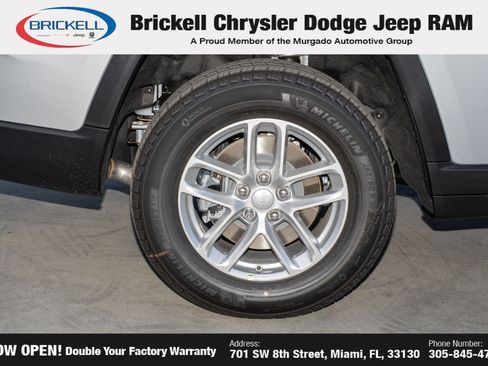 New 2025 Jeep Grand Cherokee L Laredo image 44