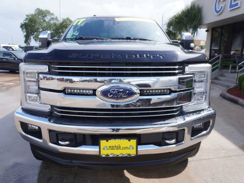 Used 2017 Ford F250 Lariat w/ Lariat Ultimate Package AWD/4WD image 2