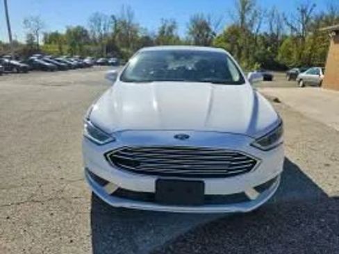 Used 2018 Ford Fusion SE w/ Equipment Group 602A image 3