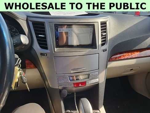 Used 2011 Subaru Outback 2.5i Limited image 19