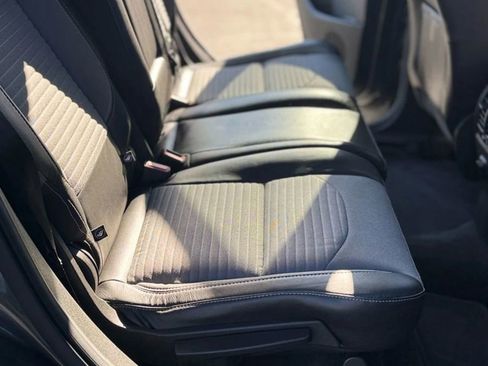 Used 2018 Ford Escape SE w/ SE Sport Appearance Package image 17