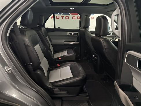 Used 2022 Ford Explorer XLT w/ Equipment Group 202A image 34