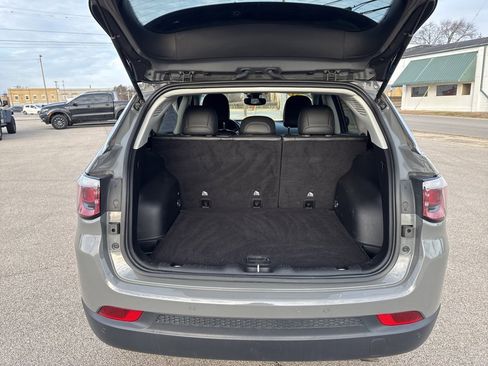 Used 2021 Jeep Compass Limited image 4