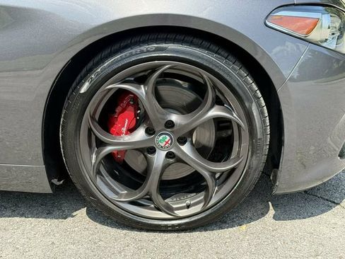 Used 2017 Alfa Romeo Giulia Ti w/ TI 19" Sport Package RWD image 36