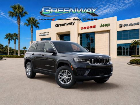 New 2025 Jeep Grand Cherokee Laredo RWD image 5