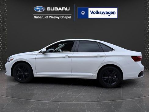 Certified 2022 Volkswagen Jetta SE w/ Panoramic Sunroof Package FWD image 5