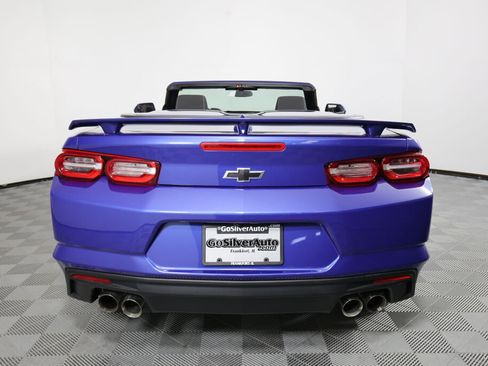 Used 2023 Chevrolet Camaro LT RWD image 6