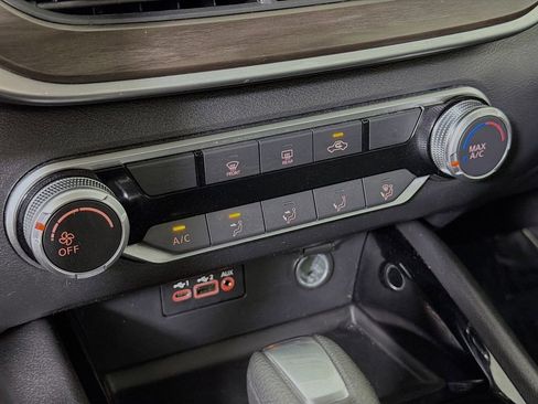 Used 2024 Nissan Altima 2.5 SV image 18