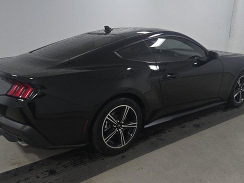 Used 2025 Ford Mustang Coupe image 2