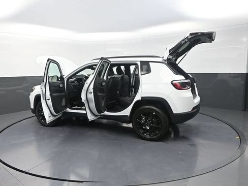 New 2026 Jeep Compass Latitude AWD/4WD image 36