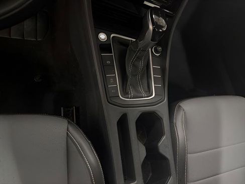 Used 2025 Volkswagen Jetta SE FWD image 17