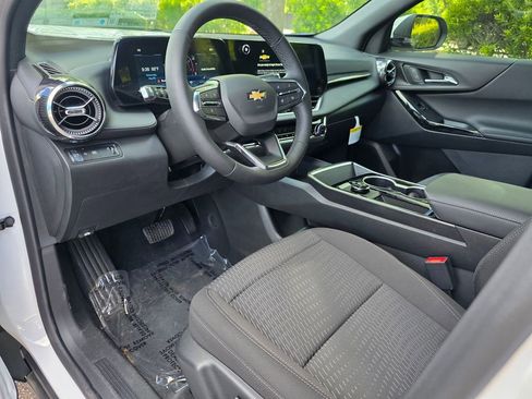 New 2026 Chevrolet Equinox LT w/ Safety and Technology Package FWD image 10