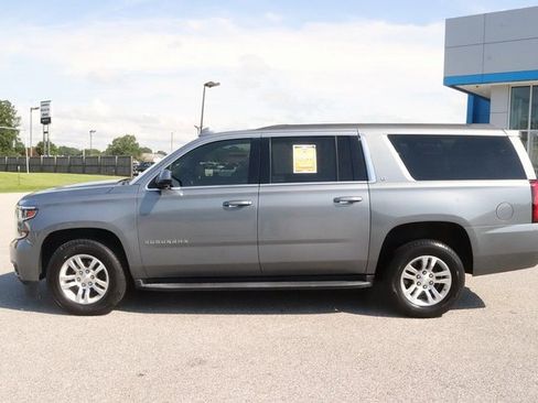Used 2019 Chevrolet Suburban LT image 4