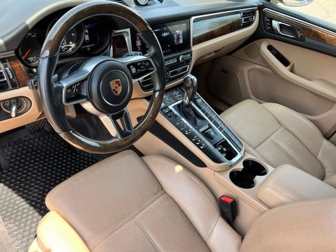 Used 2019 Porsche Macan AWD/4WD image 16