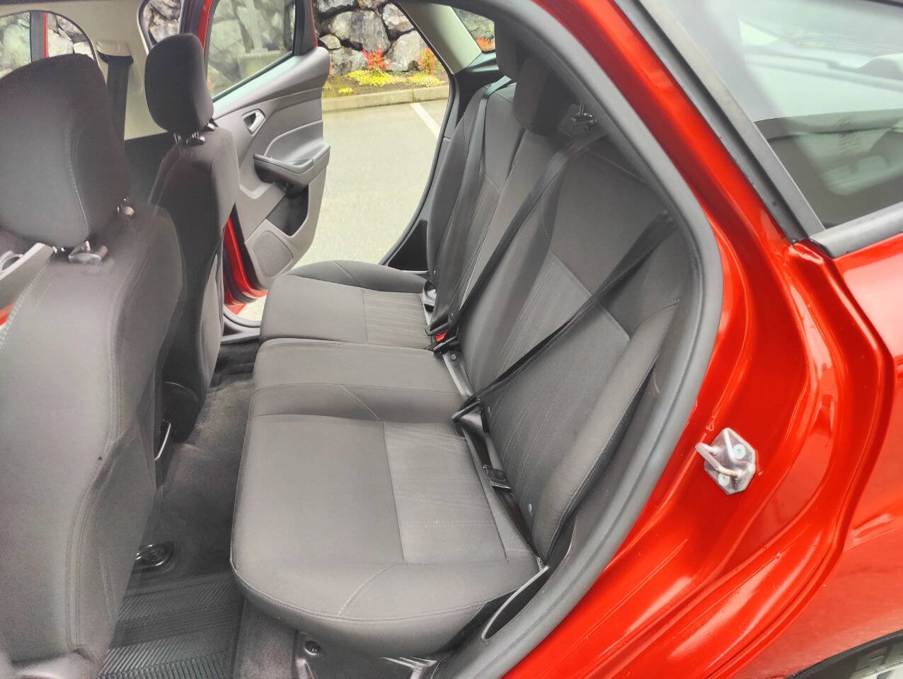 Used 2018 Ford Focus SE FWD image 15