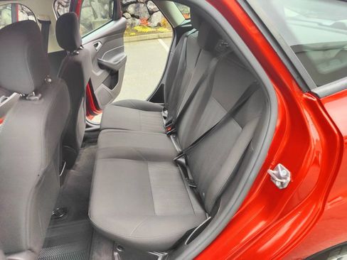 Used 2018 Ford Focus SE FWD image 15