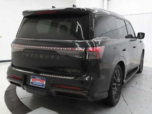 Used 2025 INFINITI QX80 Autograph image 3