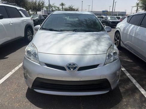 Used 2015 Toyota Prius Two FWD image 2
