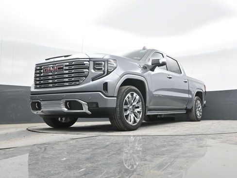 Used 2025 GMC Sierra 1500 Denali w/ Denali Reserve Package AWD/4WD image 40