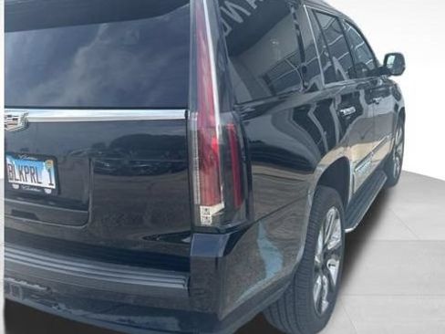 Used 2016 Cadillac Escalade Luxury AWD/4WD image 10
