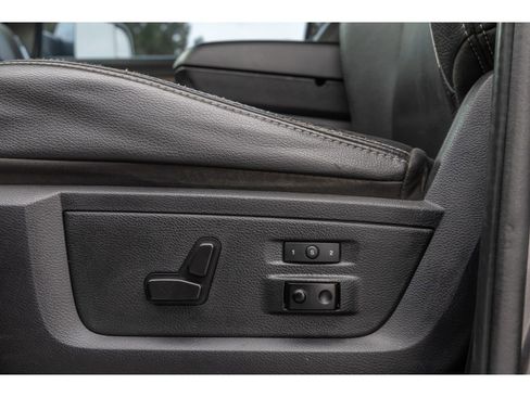 Used 2015 RAM 3500 Laramie image 17