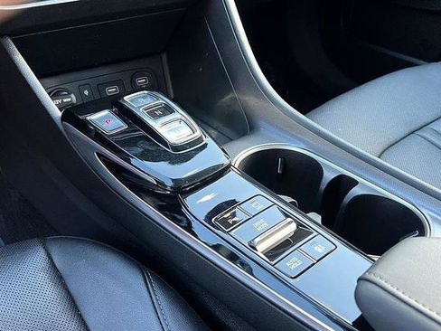 Used 2023 Hyundai Sonata Limited w/ Preferred Accessory Package image 33