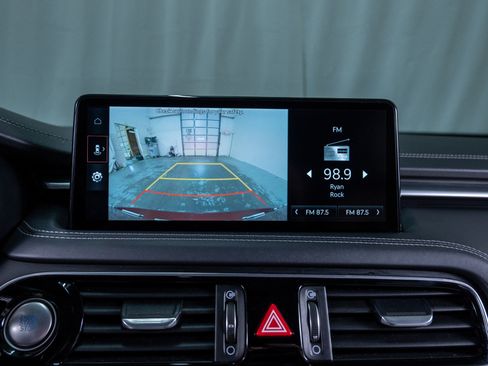 Used 2022 Genesis G70 2.0T image 25