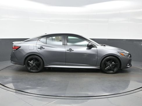Used 2023 Nissan Sentra SR w/ Electronics Package FWD image 7