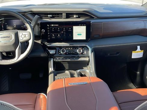 New 2026 GMC Sierra 2500 Denali Ultimate w/ Max Trailering Package AWD/4WD image 17