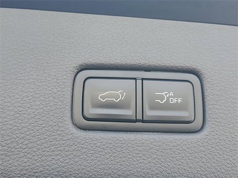 Certified 2023 Kia Carnival EX image 8