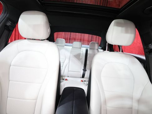 Used 2018 Mercedes-Benz C 300 Sedan image 23